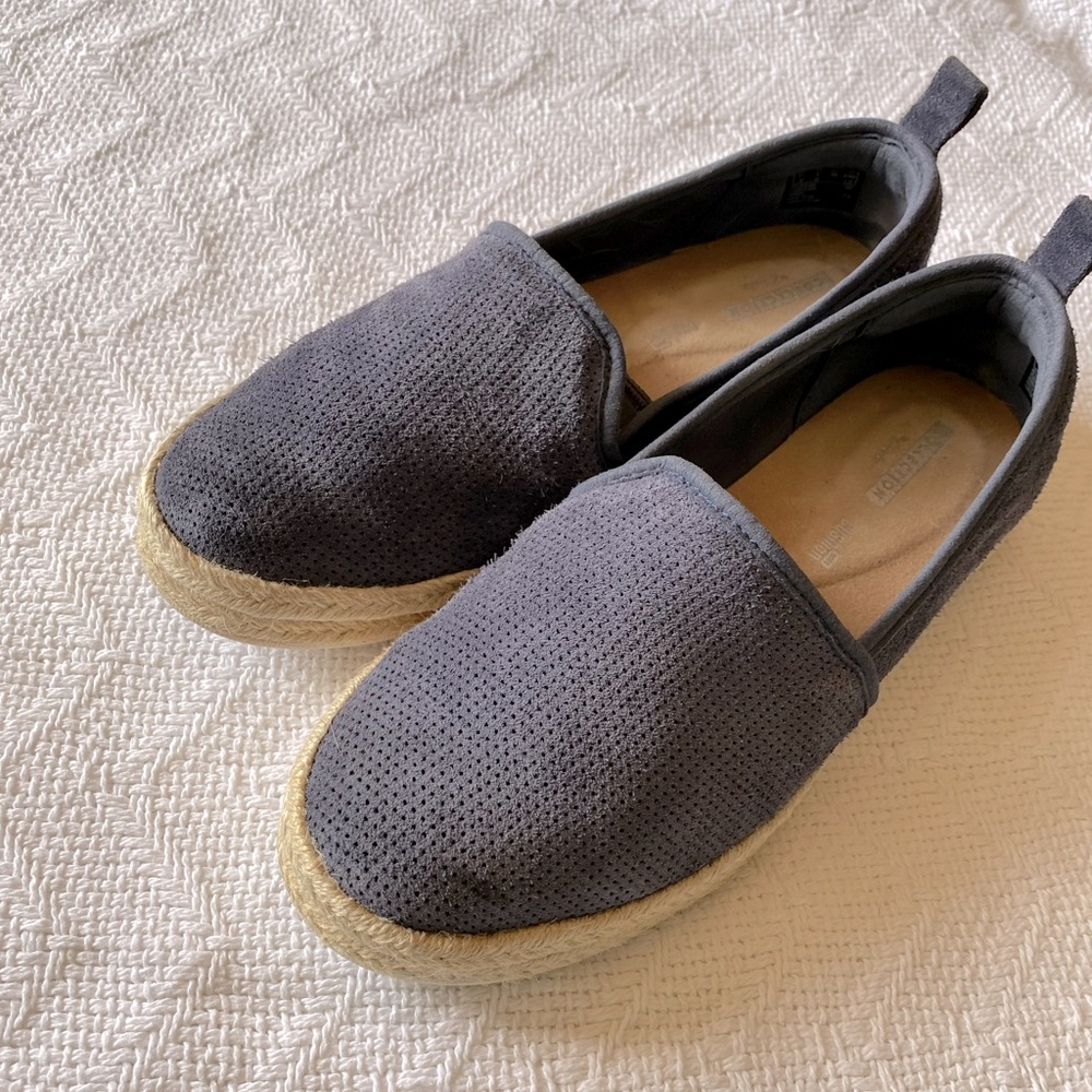 Clarks Navy Suede Slip-On Espadrilles Rubber Grip Sole Size 8